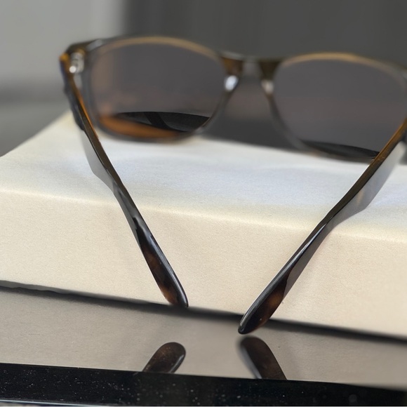 Ray-Ban Wayfarer Tortoise Shell Sunglasses - Picture 5 of 9